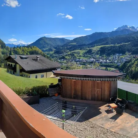 Haus Biechl Mit Blick Auf Die Burg Hohenwerfen Pfarrwerfen Exterior photo