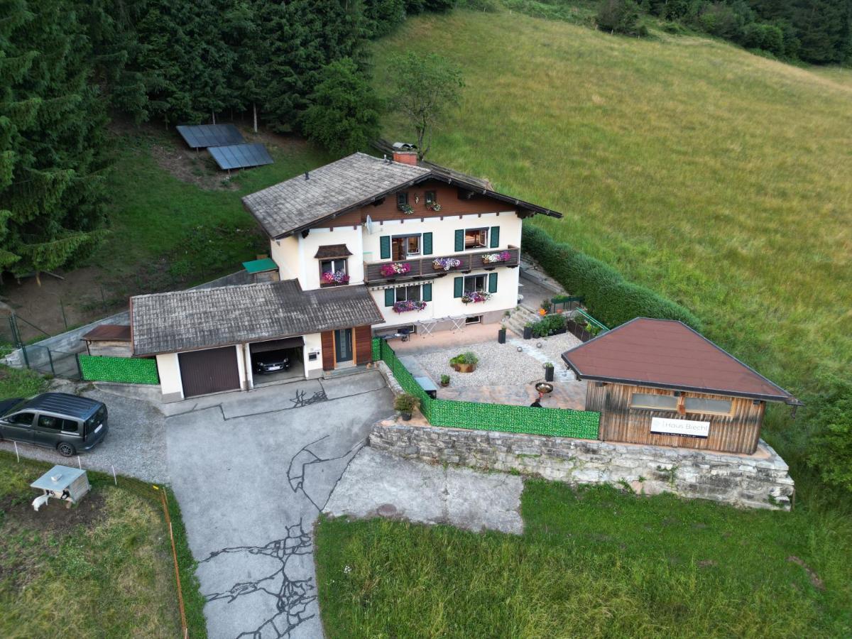 Haus Biechl Mit Blick Auf Burg Hohenwerfen Pfarrwerfen